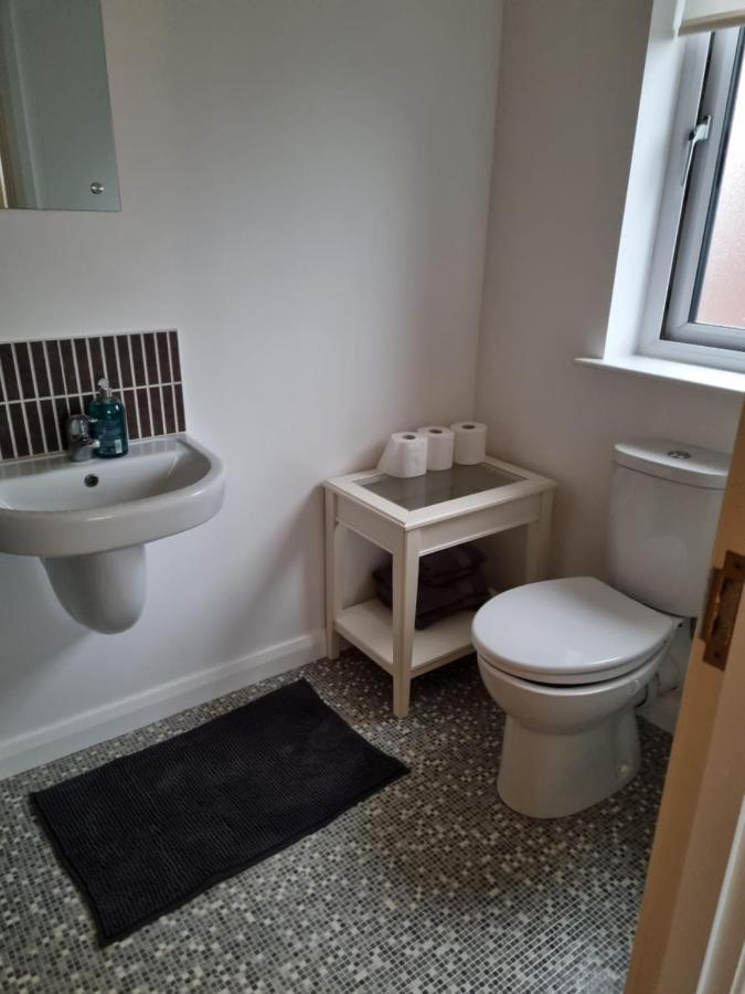 Modern 3 Bedroom Semi Detached Home Лимавади Екстериор снимка